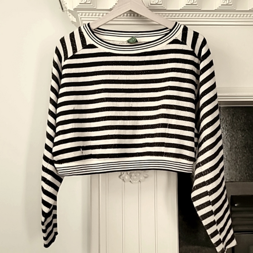Striped Cropped Long-Sleeve Top - Black & White